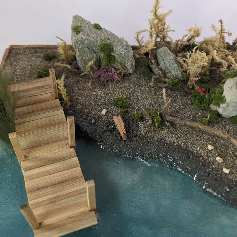 Verlassener Strand mit Steg